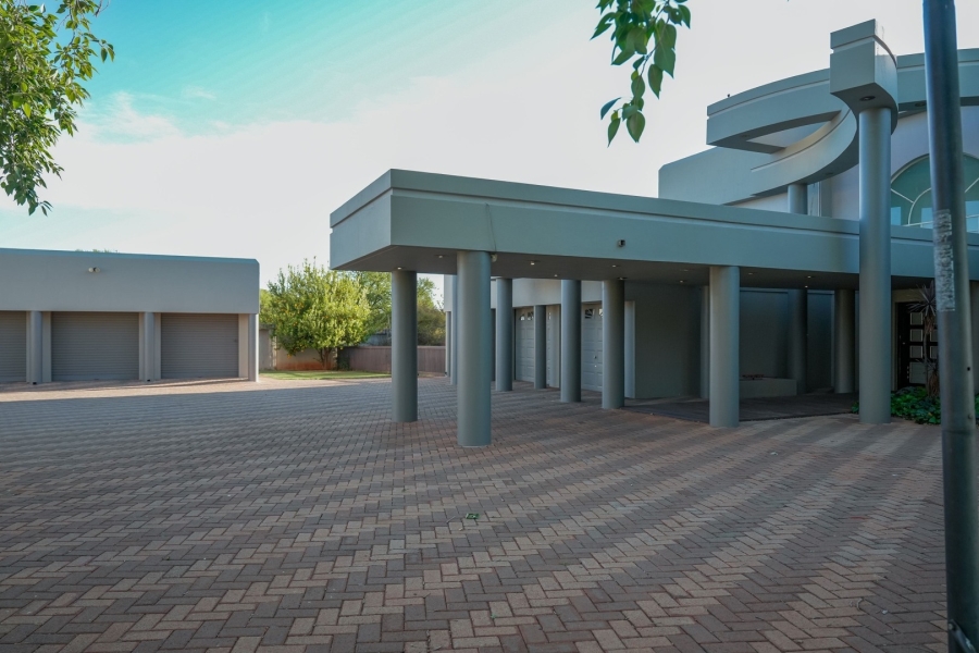 4 Bedroom Property for Sale in Wilkoppies North West